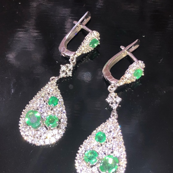 Classy Genuine Emerald Earrings - Picture 9 of 9